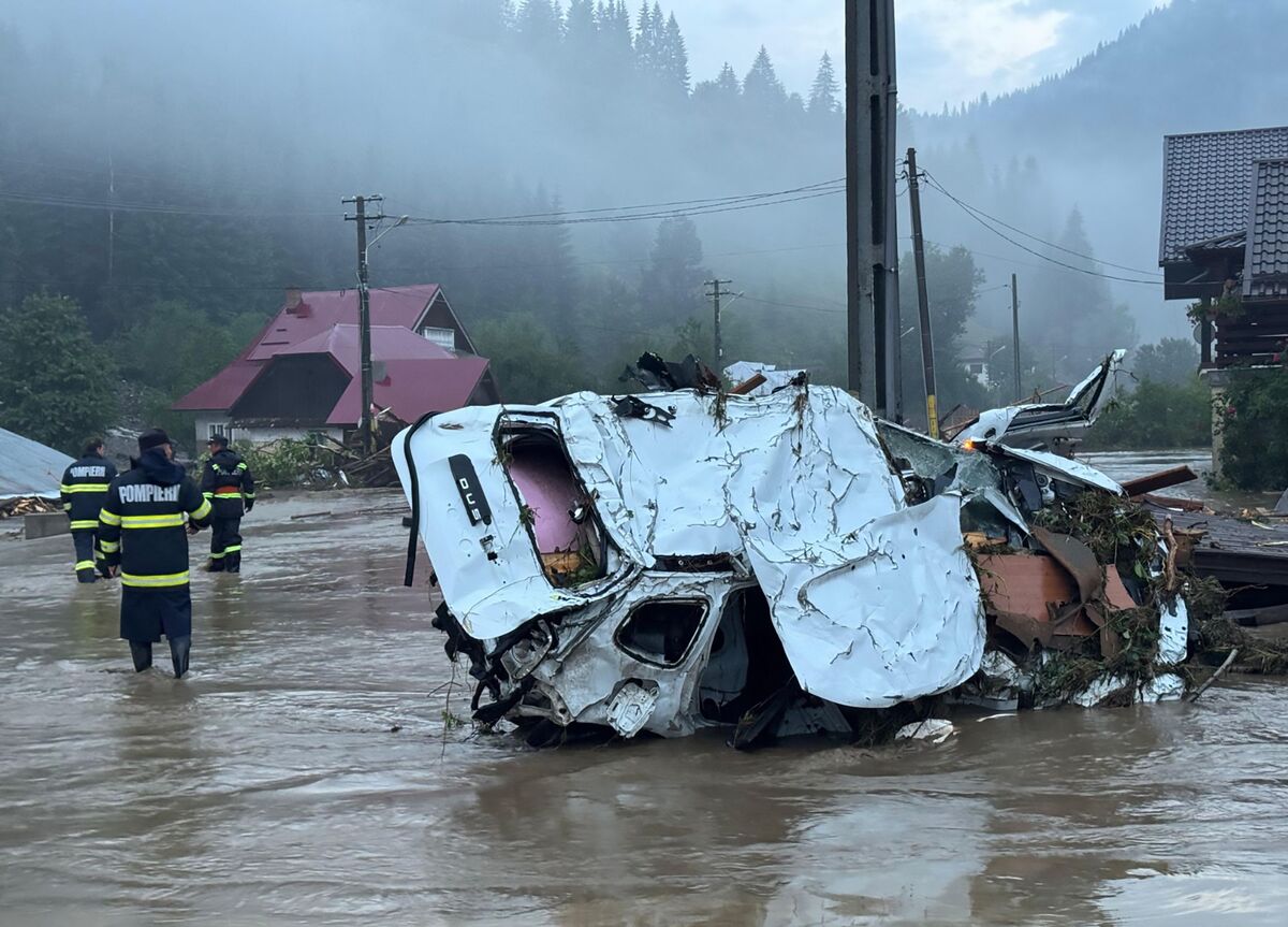 romania struck floods, three dead